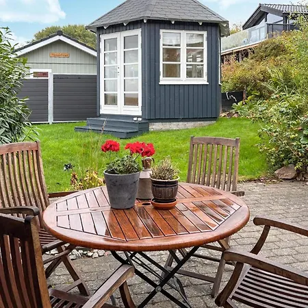 Beautiful In Bjert With Sauna 度假居